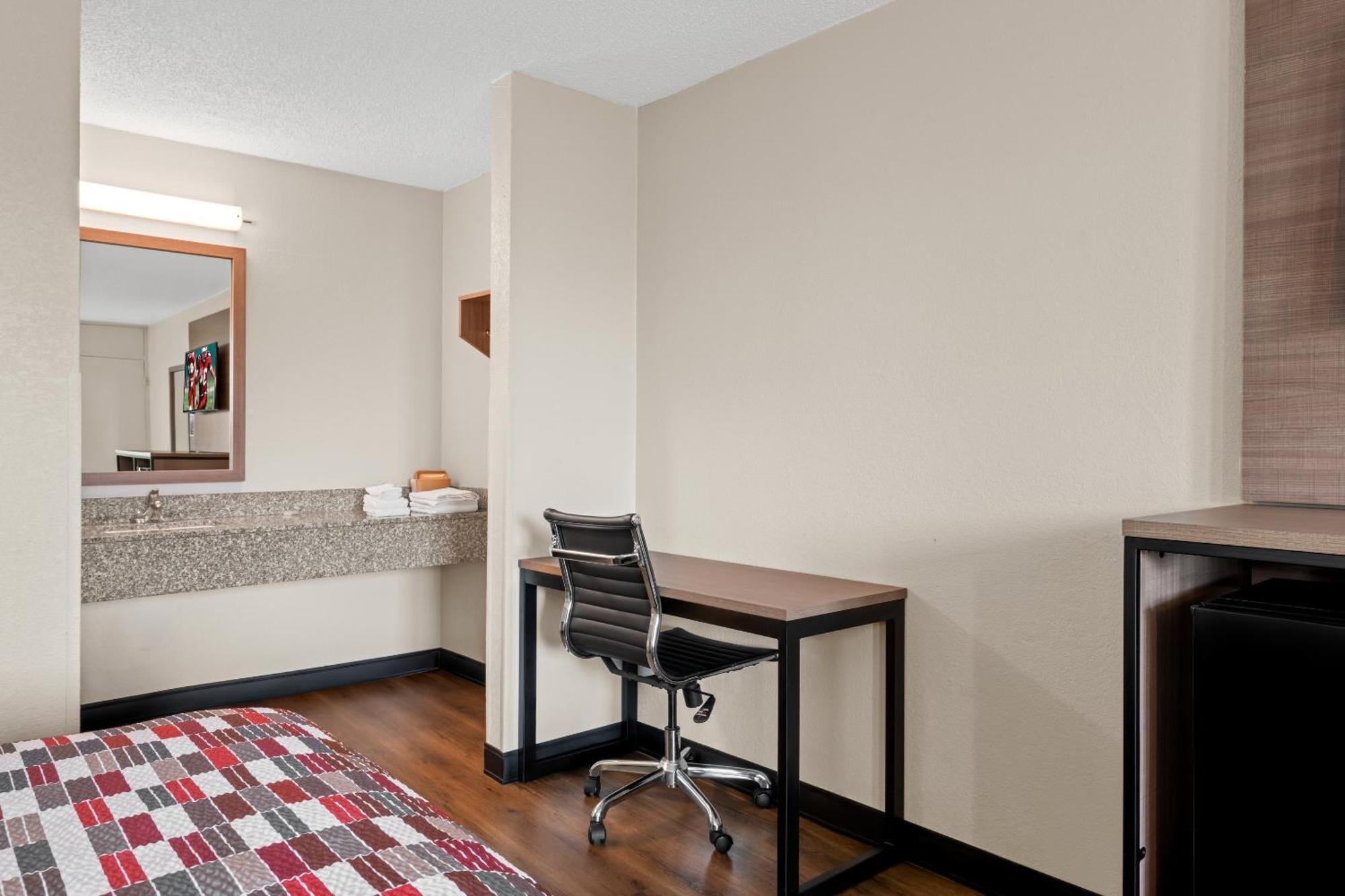 Red Roof Inn Charlotte - Airport Extérieur photo