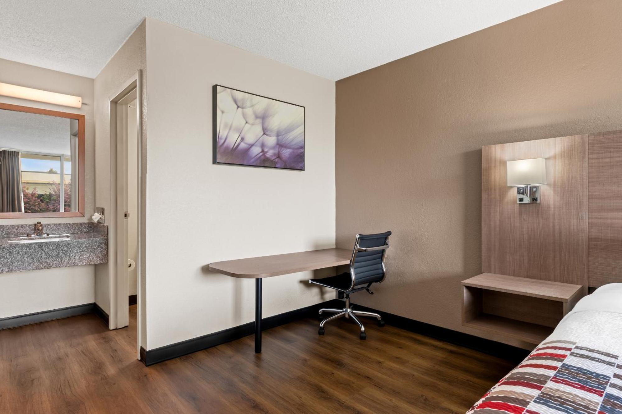 Red Roof Inn Charlotte - Airport Extérieur photo