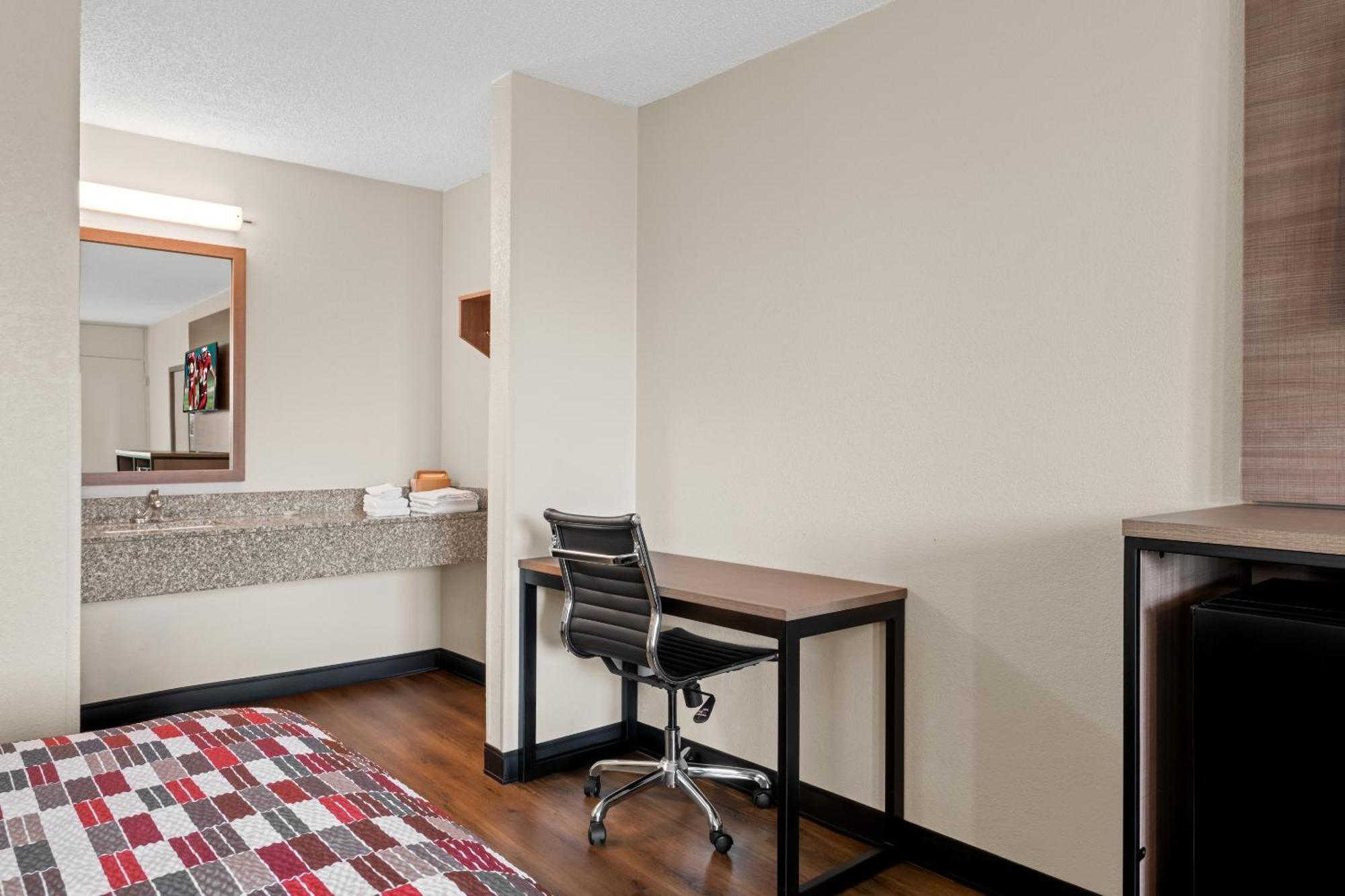 Red Roof Inn Charlotte - Airport Extérieur photo